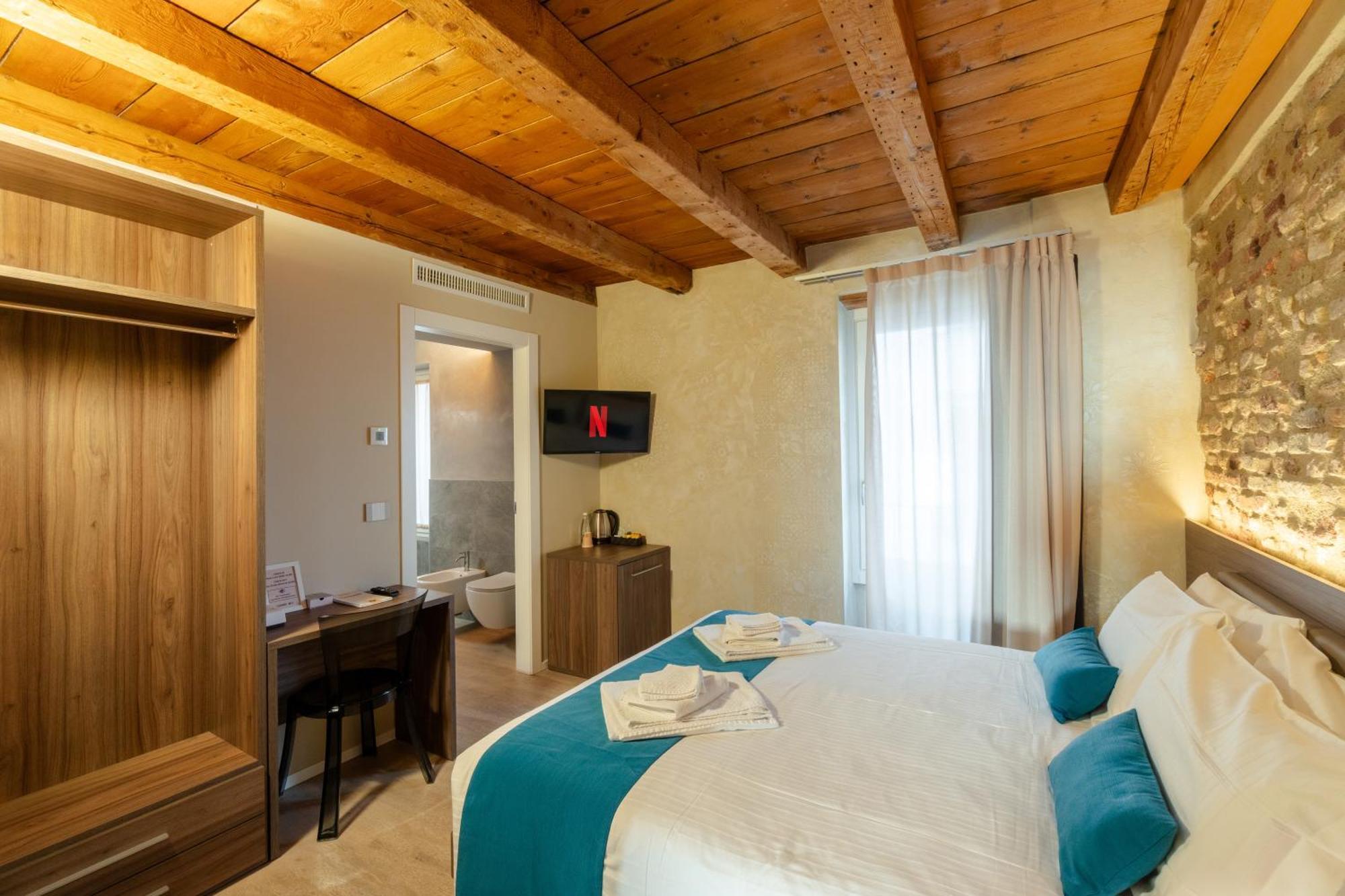 Готель La Casa In Paese Песк'єра-дель-Гарда Екстер'єр фото
